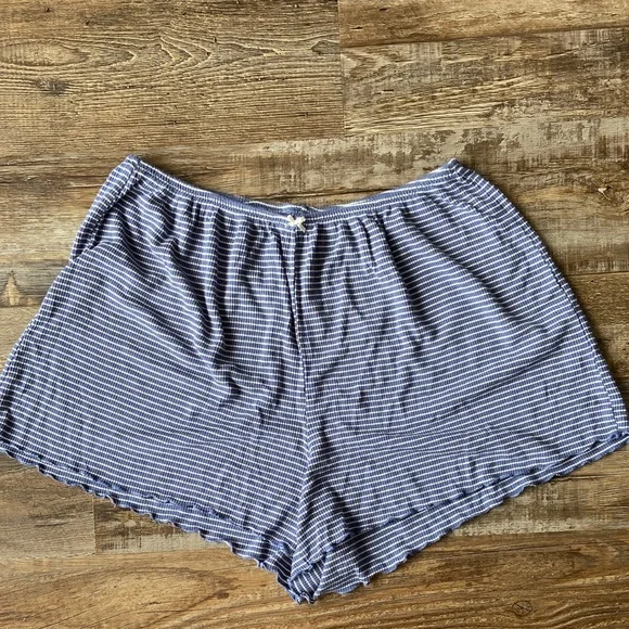 Aerie blue and white striped ribbed sleep/lounge shorts women’s small - Picture 1 of 3